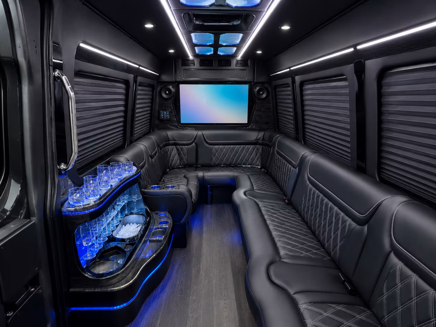 find the perfect transportation for your next airport transfer 3